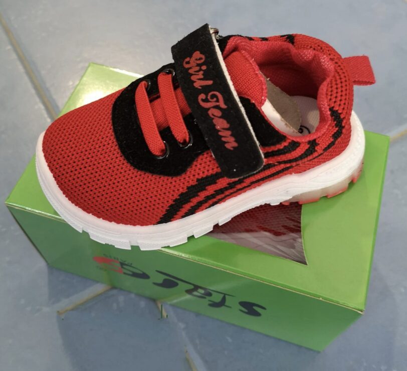 DEPORTIVA BEBÉ ROJA