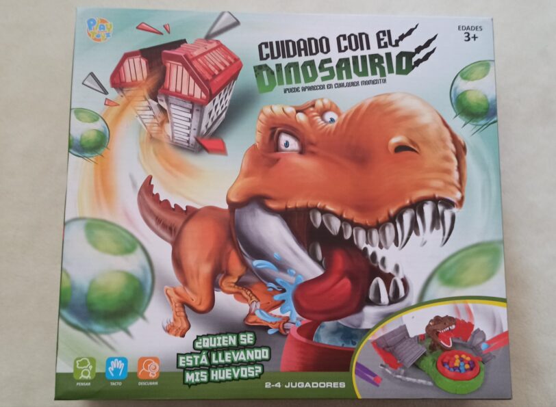 CUIDADO CON EL DINOSAURIO
