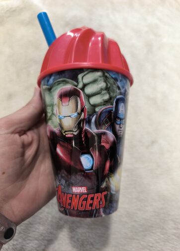 VASO CON TAPA Y PAJITA AVENGERS